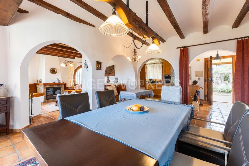 Foto 7197d486-7e53-4ff2-bd6f-1e3a6a6b1790. Casa propiedad exclusiva con vistas, piscina climatizada y jardín en Dénia