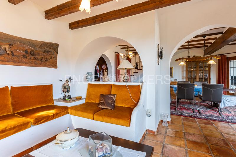 Foto 8eb3b1ce-7d30-4732-984f-6fe80ff95c40. Casa propiedad exclusiva con vistas, piscina climatizada y jardín en Dénia