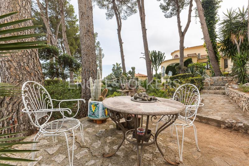 Foto c46c23b4-c975-49ce-b27d-b0f79e133cc9. Casa propiedad exclusiva con vistas, piscina climatizada y jardín en Dénia