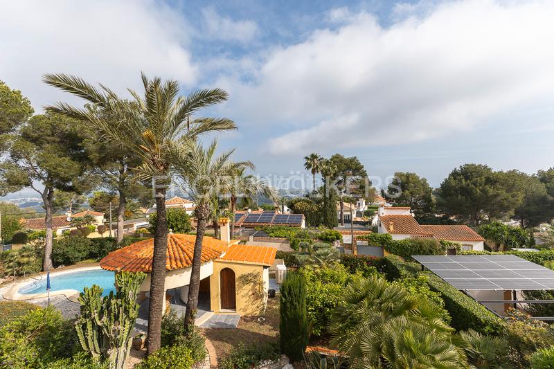 Foto e76b29e5-b783-407a-8aec-ade33f09c6b6. Casa propiedad exclusiva con vistas, piscina climatizada y jardín en Dénia