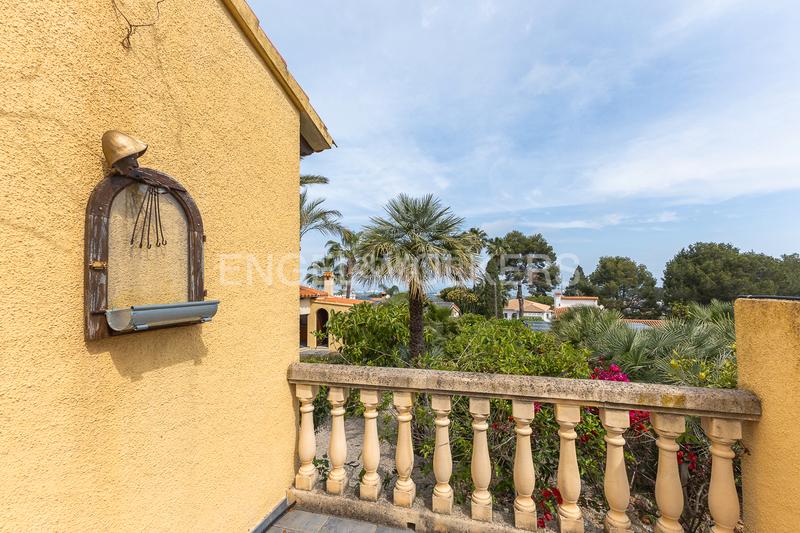 Foto f0abdc63-304a-426f-b488-81047691ae9f. Casa propiedad exclusiva con vistas, piscina climatizada y jardín en Dénia