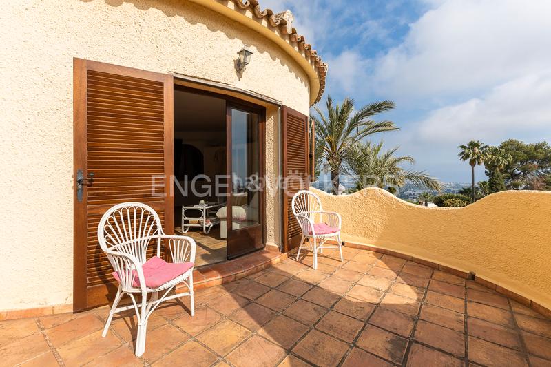 Foto fa0cf1da-12a1-465e-b879-cf8141e64437. Casa propiedad exclusiva con vistas, piscina climatizada y jardín en Dénia