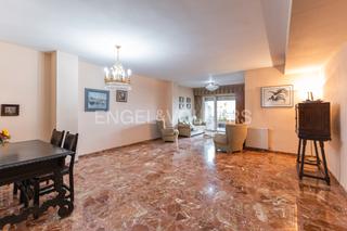 Apartament a Penya-Roja - Avda. Francia. Amplia vivienda en ciudad de las ciencias