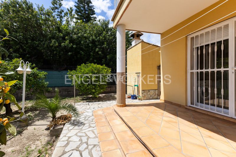 Foto 46be7aa0-2b12-4b54-b937-b9c644993d53. Country house with heating parking pool in Piles