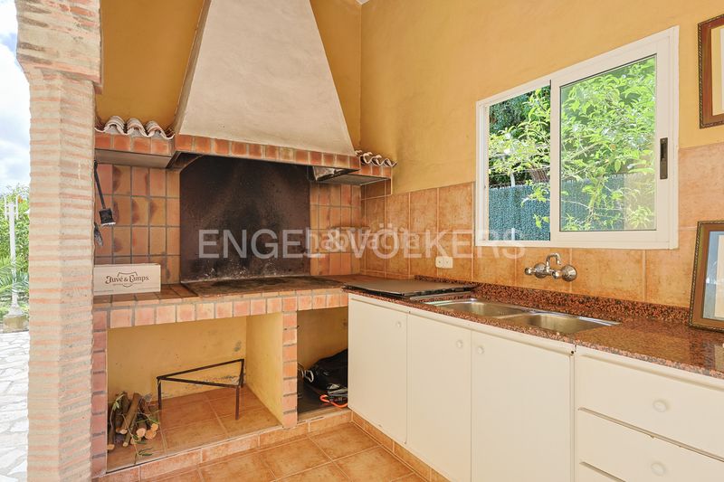 Foto 5f392786-b52c-46c4-9f8c-2fb3ec8fb8ae. Country house with heating parking pool in Piles
