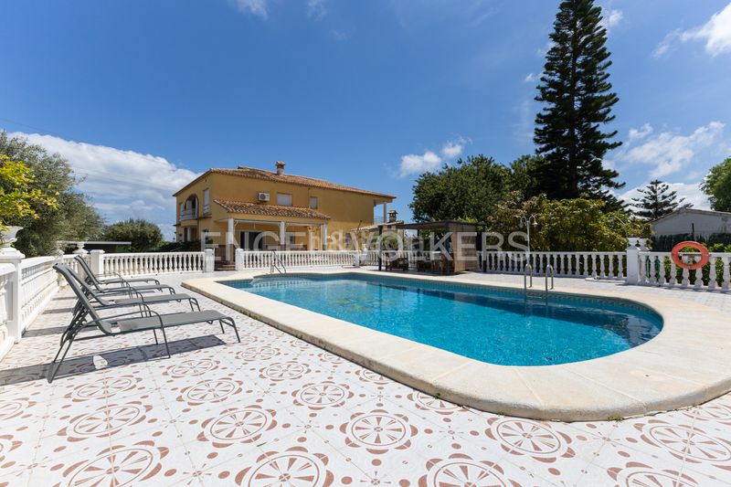 Foto 89ff87a7-aa4e-45f4-b42e-73d073d43f4e. Country house with heating parking pool in Piles