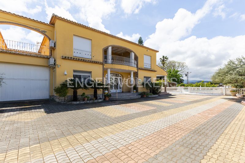 Foto a66db791-905e-4900-9b62-83cd0d1b4c69. Country house with heating parking pool in Piles