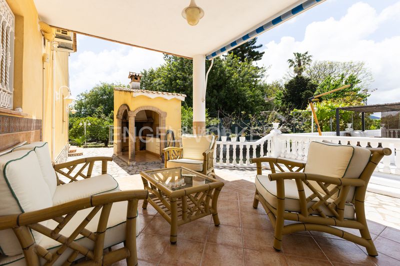 Foto b5983ed6-b305-4542-a482-efac7bd2f2f2. Country house with heating parking pool in Piles