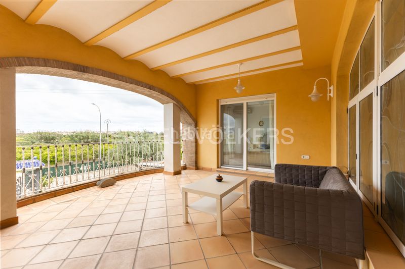 Foto c1b3e2c1-3d51-4903-9186-c1aa4f2add74. Country house with heating parking pool in Piles