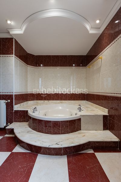 Foto e5dd1a7b-b2b9-4b56-b43d-634f424d6bac. Country house with heating parking pool in Piles