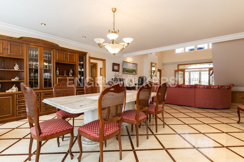 Foto fe406ab2-8621-4906-b466-fbecf53ac8e4. Country house with heating parking pool in Piles
