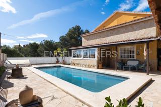 Casa a El Balcó-Jaume I. Exclusiva vivienda con piscina privada, a solo 5 minutos a pie d