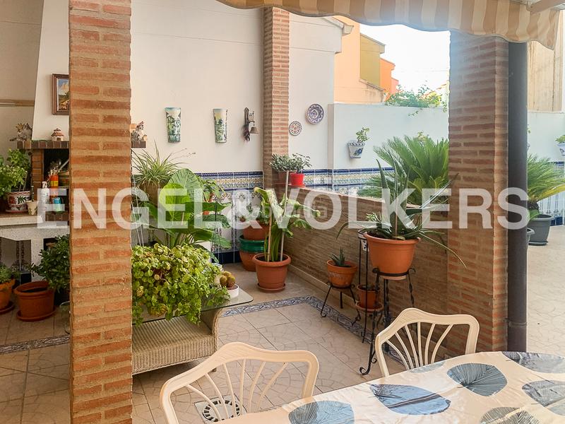 Foto 3963a192-fe72-4c85-9e22-71b5ca4c76f6. Casa descubre tu nuevo hogar en engel völkers! en Requena