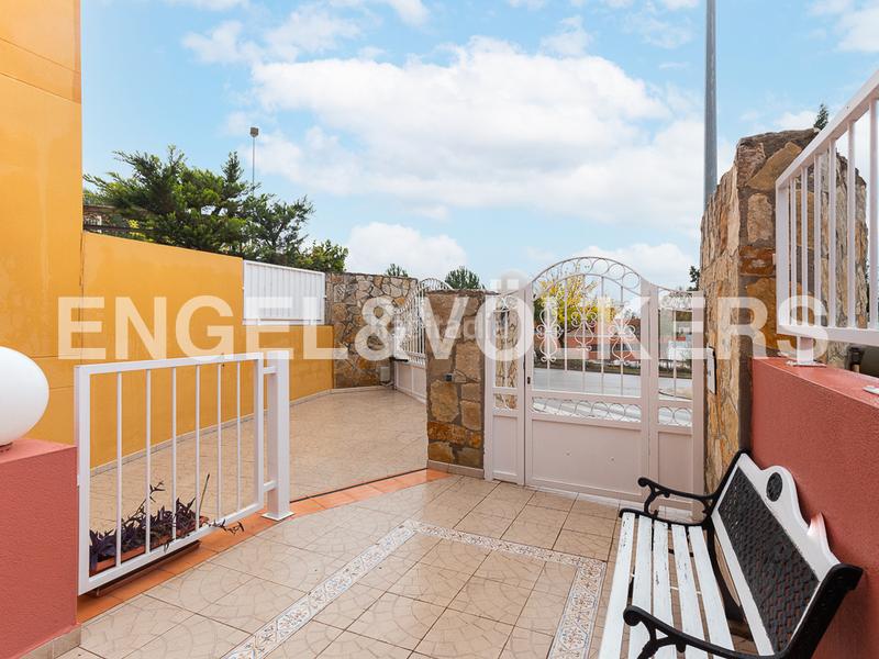 Foto 3eefe31d-c03b-45fe-aecf-36edf9920df2. Casa descubre tu nuevo hogar en engel völkers! en Requena