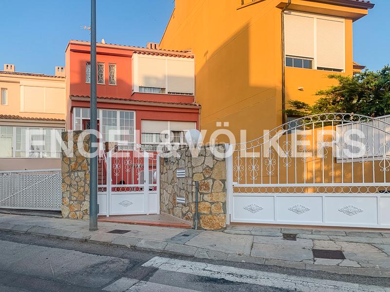 Foto 591eb804-d01b-4533-85a5-32099c2b235f. Casa descubre tu nuevo hogar en engel völkers! en Requena