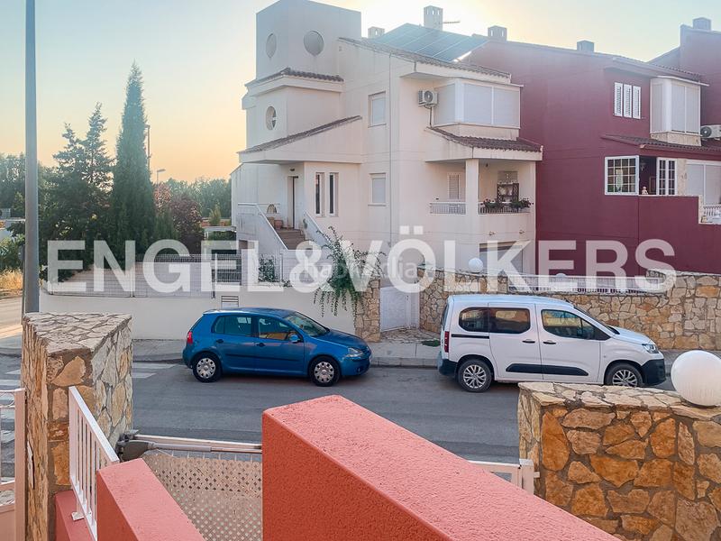Foto b7e04897-ceb6-4cbd-97f2-303117ac7e16. Casa descubre tu nuevo hogar en engel völkers! en Requena