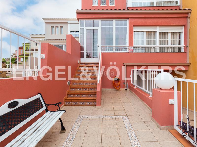 Foto cbbd988d-ee42-4553-b3e4-b8b0b16346ec. Casa descubre tu nuevo hogar en engel völkers! en Requena