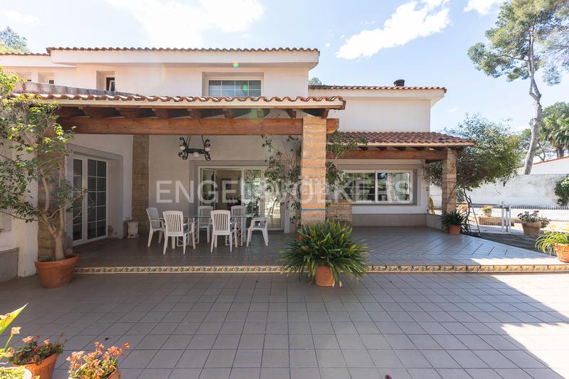 Foto 19f30c80-f955-4090-baf5-6c580fa24394. Maison avec chauffage parking piscine dans Camí de Paterna-Lloma del Calderer Bétera