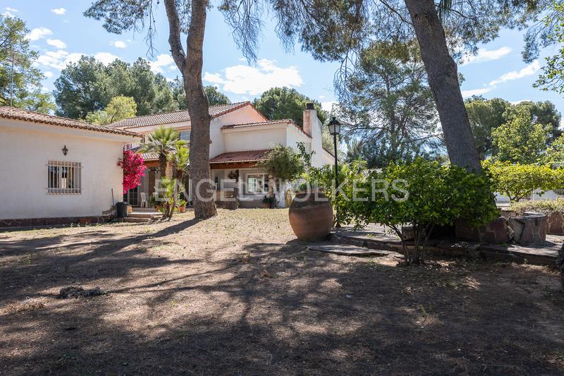 Foto 54a29fb9-7dd2-407f-b72b-3fcf4dd84e4c. Maison avec chauffage parking piscine dans Camí de Paterna-Lloma del Calderer Bétera