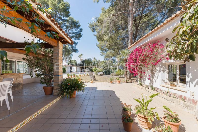 Foto c7340c11-756a-4d10-8463-37b283ad4129. Maison avec chauffage parking piscine dans Camí de Paterna-Lloma del Calderer Bétera