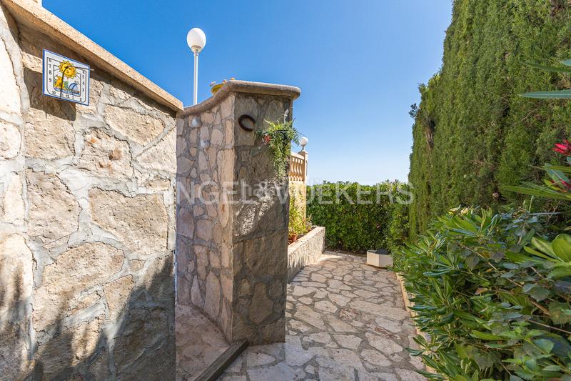 Foto 34932ef5-3075-4ac7-a979-d1c2b03509f8. Casa encantador chalet con vistas y piscina en san nicolastroies en Dénia