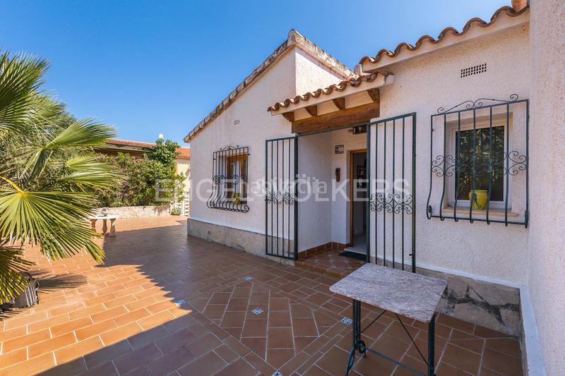 Foto 44f2ce1e-3793-4535-a1dd-6a15f31a4eeb. Casa encantador chalet con vistas y piscina en san nicolastroies en Dénia