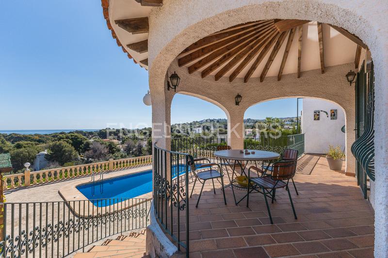 Foto 763011e0-a6d0-4f8d-afe5-b6c3211c906d. Casa encantador chalet con vistas y piscina en san nicolastroies en Dénia