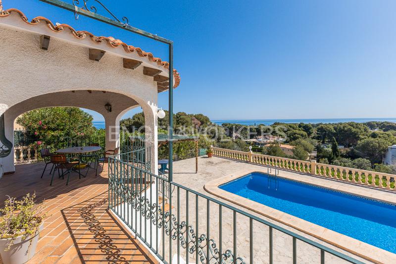 Foto 90a32a15-9aa5-49a6-9056-fb808323a1d0. Casa encantador chalet con vistas y piscina en san nicolastroies en Dénia