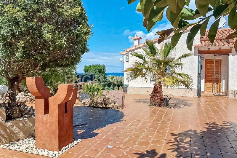 Foto 9a2a089f-1196-4ff6-ac83-bf900b733810. Casa encantador chalet con vistas y piscina en san nicolastroies en Dénia