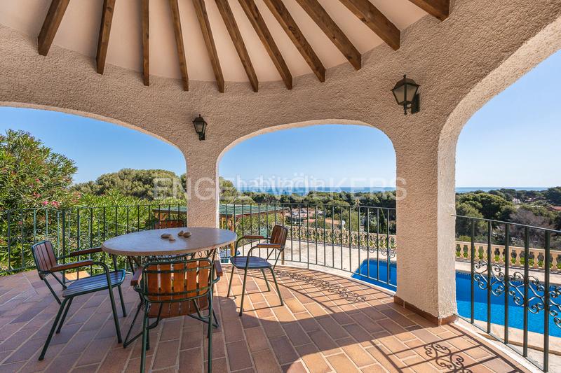 Foto a7b0e17c-09aa-420b-946a-16586cddb1a7. Casa encantador chalet con vistas y piscina en san nicolastroies en Dénia