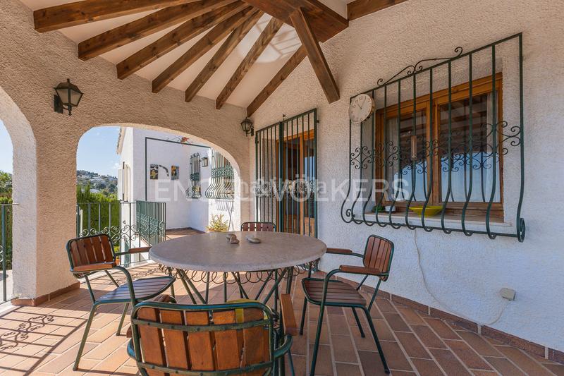 Foto bbcecce2-276b-49d7-9f0c-904f8e434b18. Casa encantador chalet con vistas y piscina en san nicolastroies en Dénia