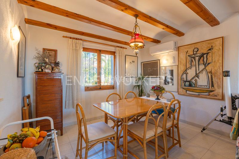 Foto d3f1a628-74e0-4d7b-86f7-3bf2471ea9ab. Casa encantador chalet con vistas y piscina en san nicolastroies en Dénia