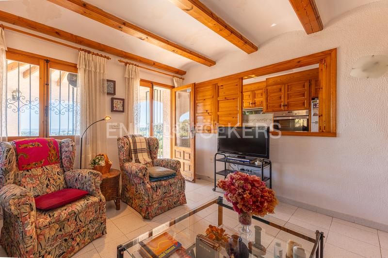 Foto f05de6df-9c86-4eac-b81b-37d3a61ac27a. Casa encantador chalet con vistas y piscina en san nicolastroies en Dénia