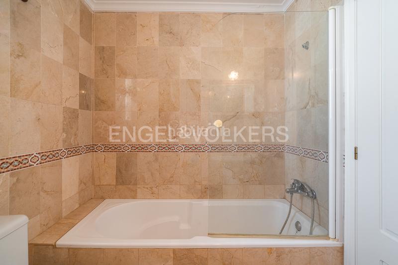 Foto d74faddf-3cb9-4233-bf6f-811a1bb63393. Location appartement avec chauffage parking piscine dans Dénia