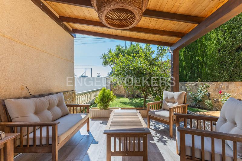 Foto 078fd71d-61b7-4c18-a3b8-15308797f018. Casa con riscaldamento parcheggio piscina in Montealegre Eliana (l´)