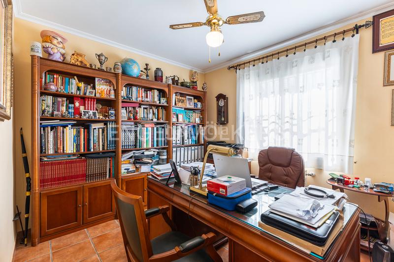 Foto 3617fb84-5a33-484c-ba55-c69445a5192f. Casa con riscaldamento parcheggio piscina in Montealegre Eliana (l´)