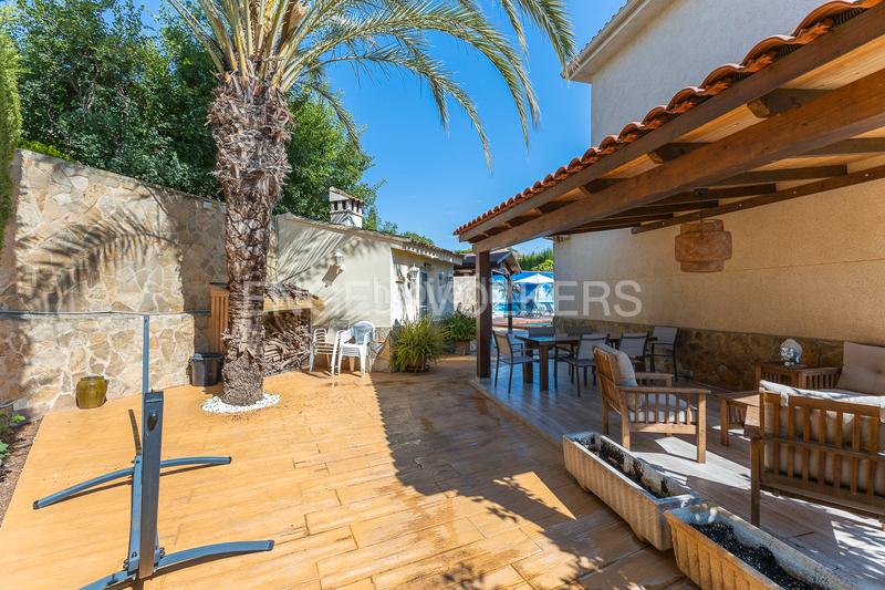 Foto 63a97b25-8eea-4b32-afac-adbdbf235741. Casa con riscaldamento parcheggio piscina in Montealegre Eliana (l´)