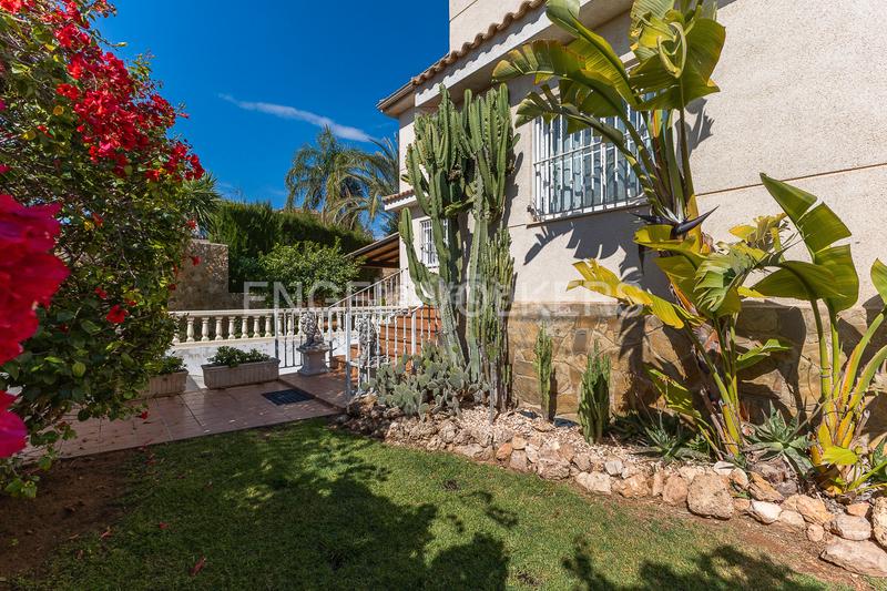 Foto d8b01043-0a8e-467f-be34-07d5ef39caaa. Casa con riscaldamento parcheggio piscina in Montealegre Eliana (l´)