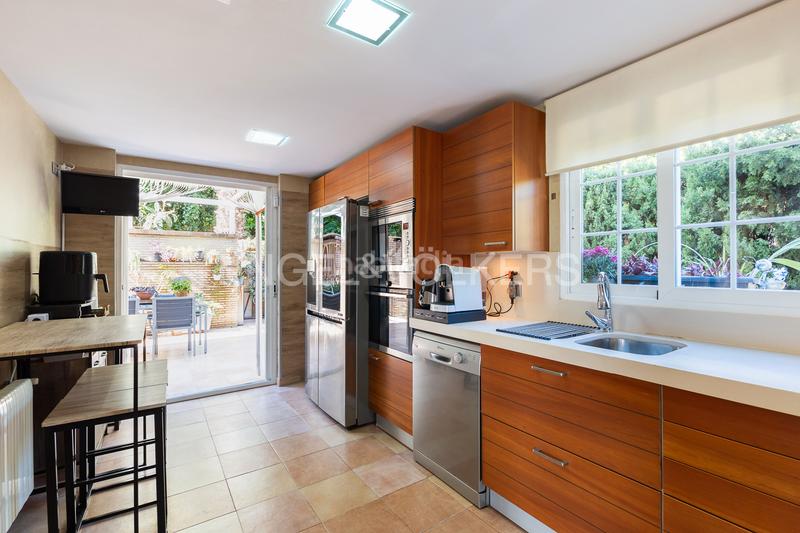 Foto b3cf57a7-5ff4-4441-a712-03e7c94ec56c. Haus mit heizung parking pool in El Vedat - Santa Apolonia Torrent