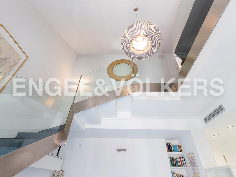 Foto 3a49a96d-b49d-4dba-a716-3b479fcb285e. Alquiler apartamento ático con terraza en el botánico para corta estancia en Valencia