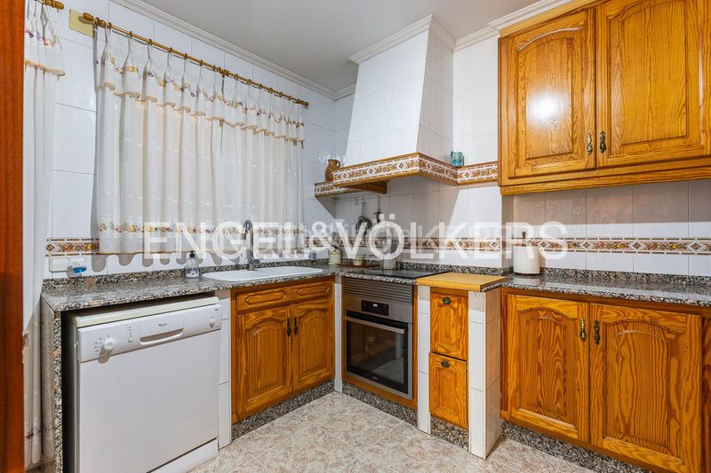 Foto 17827365-a05e-449c-9e98-3ba1f89527ee. Pis amb calefacció aparcament a Barrio de Patraix Valencia