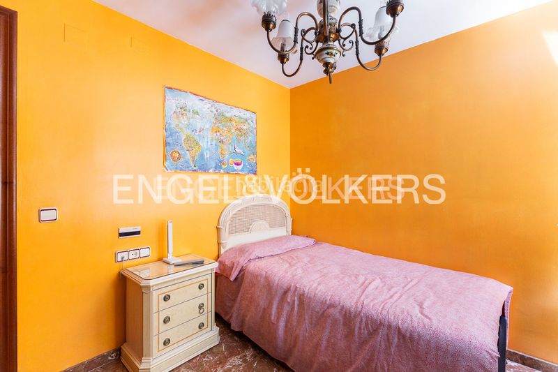 Foto cf038237-e0e4-46db-b5f0-cdd8f48ac8d5. Pis amb calefacció aparcament a Barrio de Patraix Valencia