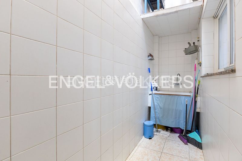 Foto e2bf24df-c0d4-45df-b2f4-6e3f9f4be2fa. Pis amb calefacció aparcament a Barrio de Patraix Valencia