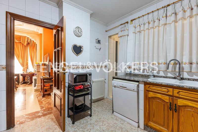 Foto f333a1b3-5211-4267-a178-97018519842e. Pis amb calefacció aparcament a Barrio de Patraix Valencia