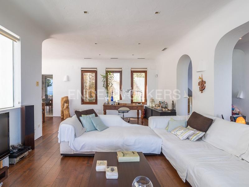 Foto ebb5fc84-c58e-458e-be68-61ab67662a08. Alquiler casa impresionante villa para corta estancia en denia en Dénia