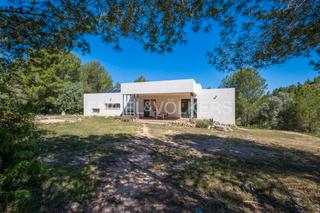 Casa a Orba. Moderna villa de lujo en un terreno de 18.162 m2 en orba