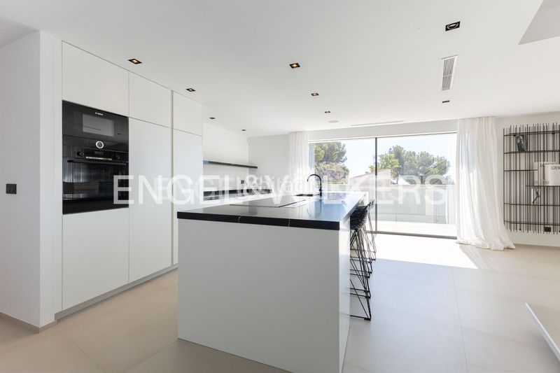 Foto a854c5c8-42ab-4d04-93d1-63d34c7db179. Casa amb calefacció aparcament piscina a Portichol-Balcón al Mar Xàbia