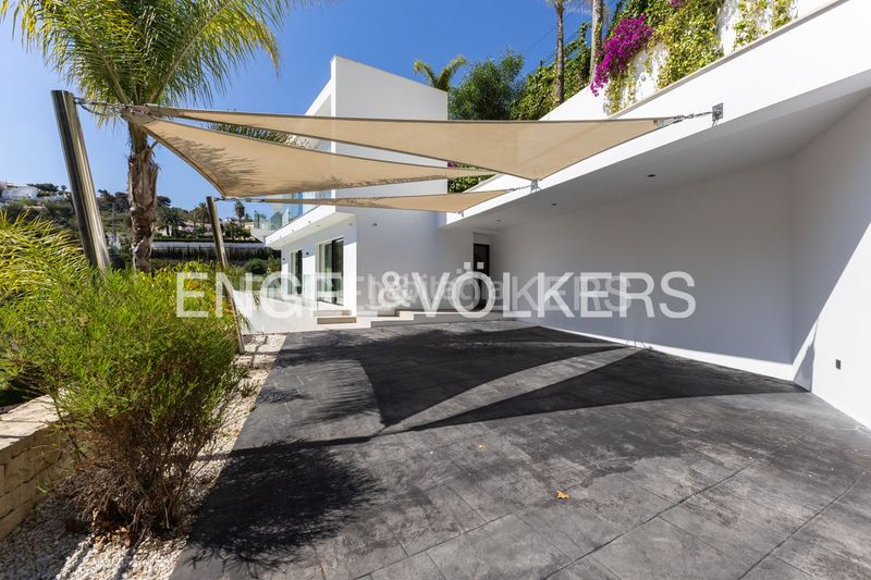 Foto a8773f15-7d68-4995-842f-1f6968e3b6b4. Casa amb calefacció aparcament piscina a Portichol-Balcón al Mar Xàbia