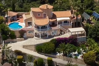 Maison à Pedreguer. Elegancia mediterránea con vistas infinitas al mar, al montgó y