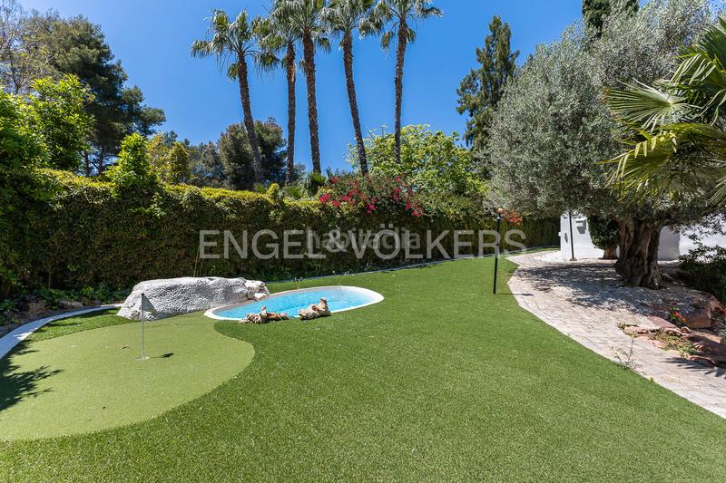 Foto 1b31c45e-d502-4e1d-ad78-4d2f4b91a5db. Casa amb calefacció aparcament piscina a Massarojos Valencia